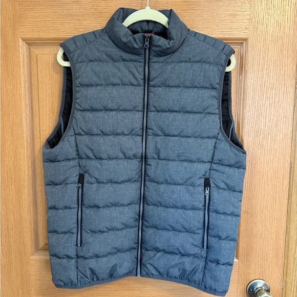 UNTUCKit puffer vest men’s size large grey lightweight layer packable outerwear